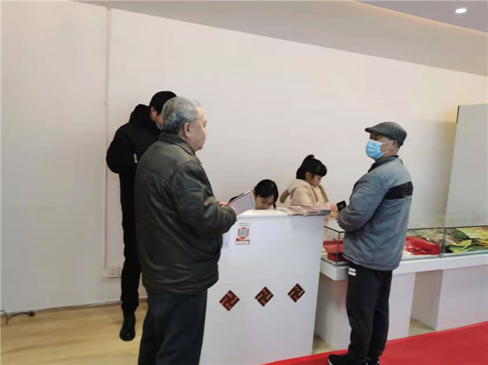 四川中青旅綿陽分社、綿陽市中旅假日旅行社、綿陽自來文化傳播有限公司24H自助售貨服務(wù)盛大開業(yè)